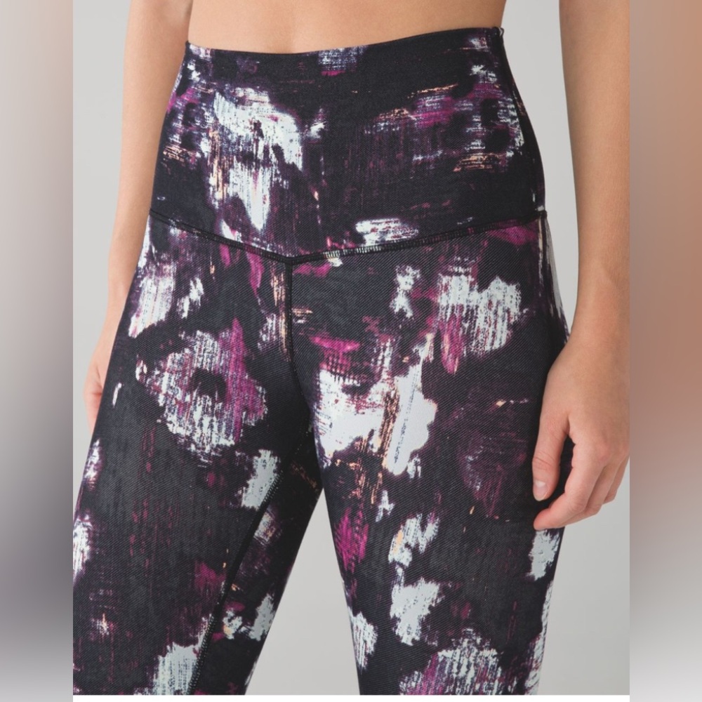 9. Lululemon Wunder Under High Rise Kara‎ Blossom Multi Luon size4